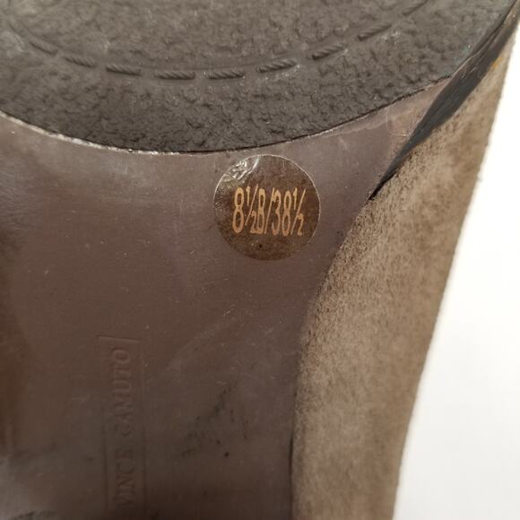 Vince Camuto Hessa Suede Stacked Heel Chelsea Boots Booties Taupe Tan Size 8.5 - Picture 9 of 9